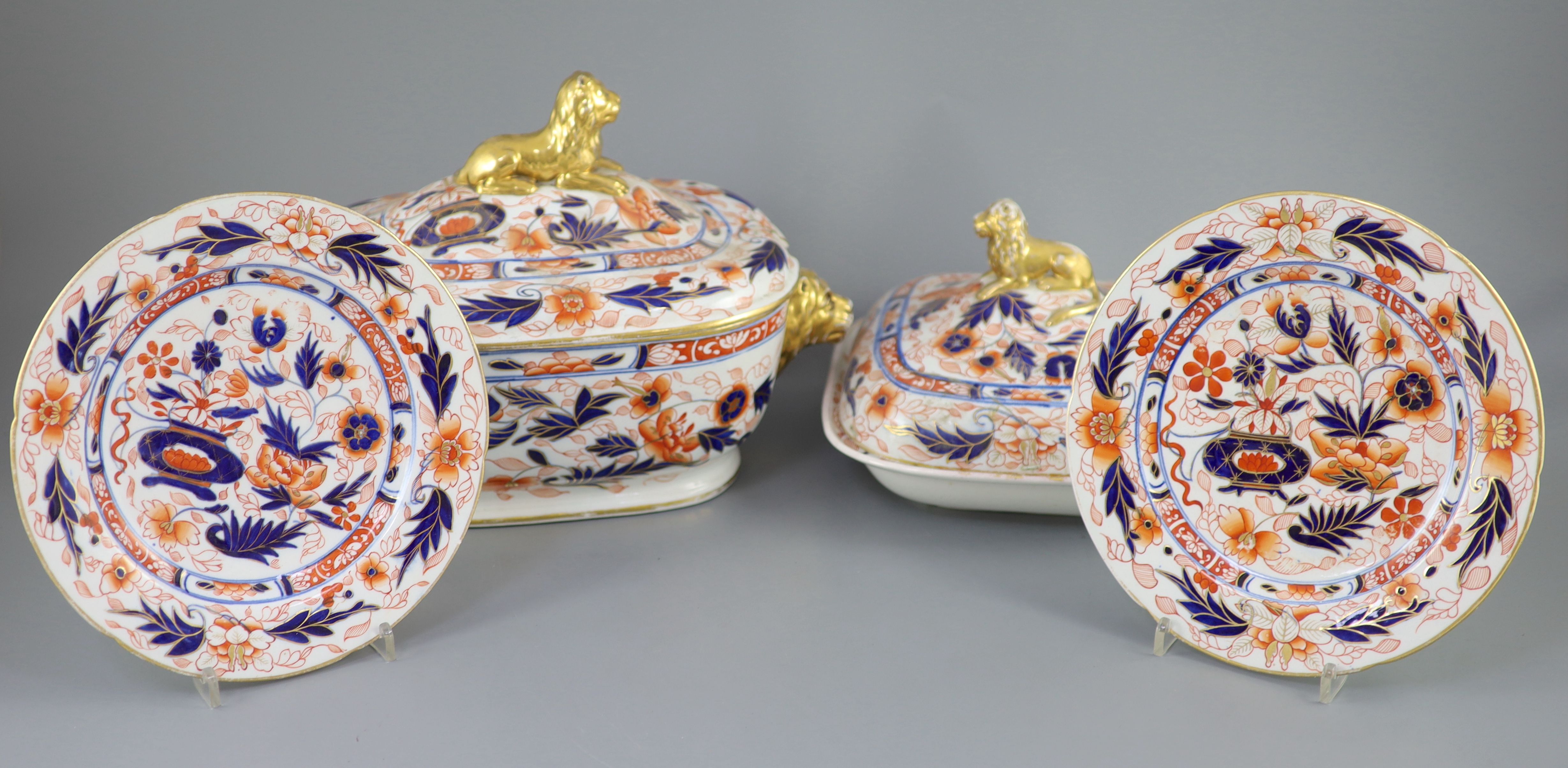 An extensive Coalport Imari pattern dinner service, c.1820,